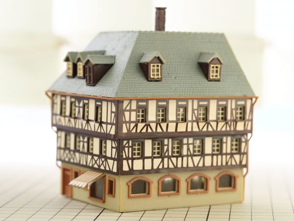 KIBRI ストラクチャー 木組みの家 Miltenberg 1/160 Nゲージ の落札 