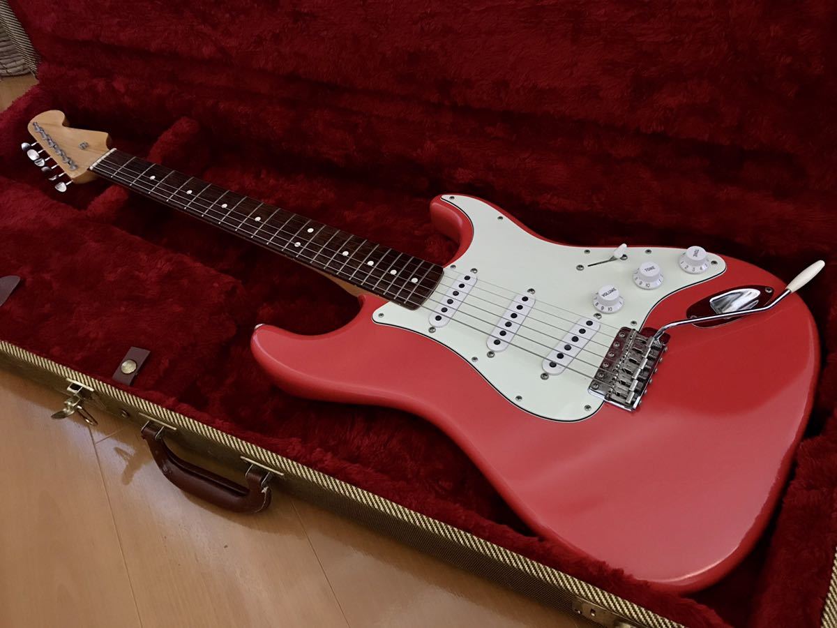 Fender Stratocaster レッド ハードケース付き CASE QUEEN 1999 FENDER AMERICAN DELUXE STRATOCASTER CRIMSON