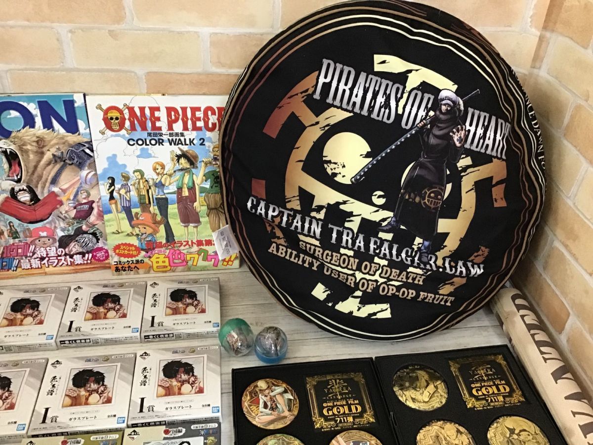 現状 One Piece ワンピース クッション 輩缶バッジ フィギュア トートバッグ ガラスプレート トランプカード 他 の落札情報詳細 ヤフオク落札価格情報 オークフリー スマートフォン版