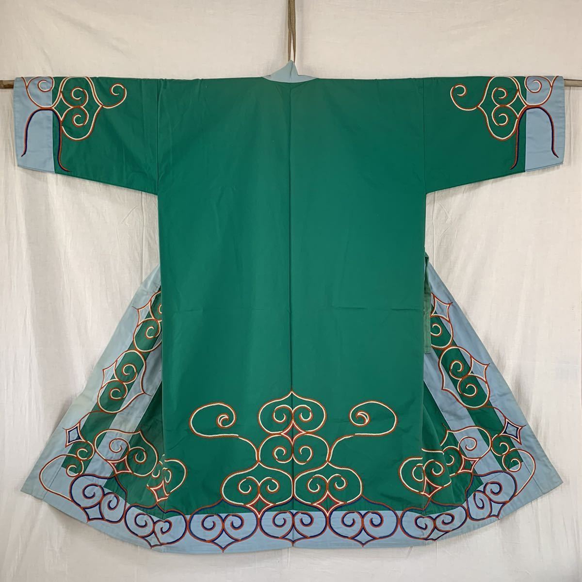 北海道 アイヌ民族衣装 キリブセ 切伏せ アイヌ文様 紋様 模様 刺繍