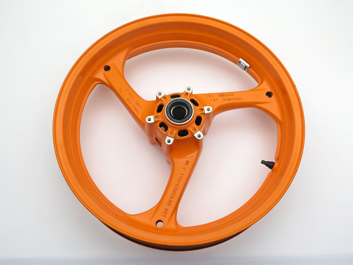 04~07年 CBR1000RR SC57 純正品 フロントホイール 04~07年 CBR1000RR SC57 純正品 フロントホイール