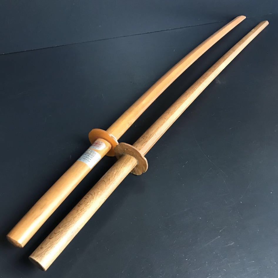 [X956] 木刀 特選 都城 枇杷の木 約102cm 約525g & 赤樫か 約102cm 505g 2本セット 剣道 素振り 稽古 武術 ...