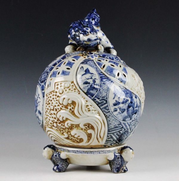 中国 五良大甫呉祥瑞造 染付 獅子 香炉 高さ20.5cm 祥瑞焼写 江戸後期 五良太甫呉祥瑞造 上手染付『玉乗り獅子香炉』 童子