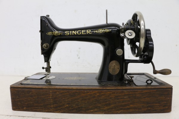 SINGER シンガー黒ミシン アンティーク 手巻き 木製ケース付（B9146  