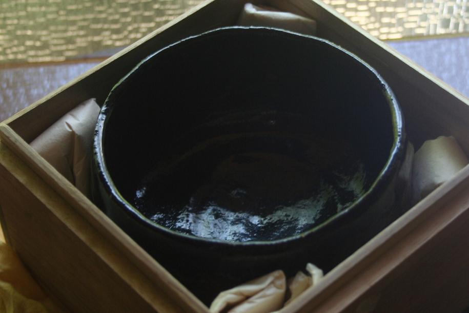 楽吉左衛門 十一代 慶入 赤黒 茶碗・家宝として大切に保存された銘品。木函は新調物。唯一の証明はその陶印の落札情報詳細 - Yahoo ...