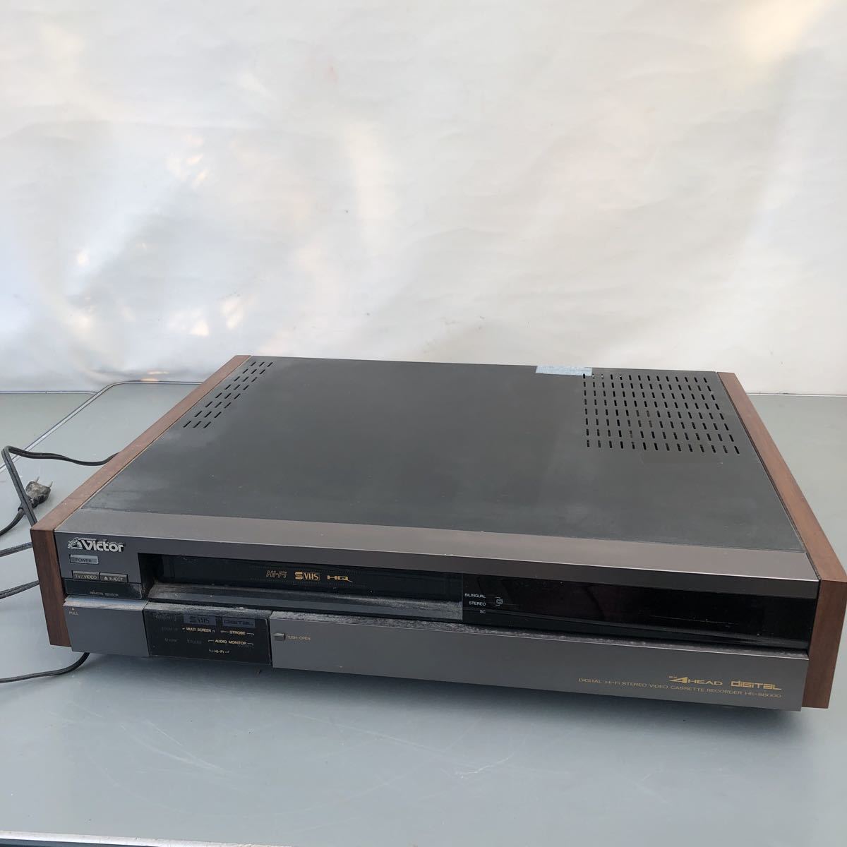 Victor HR-F8 ビデオカセットレコーダー VHS HR-S8000 1988年 | 古い