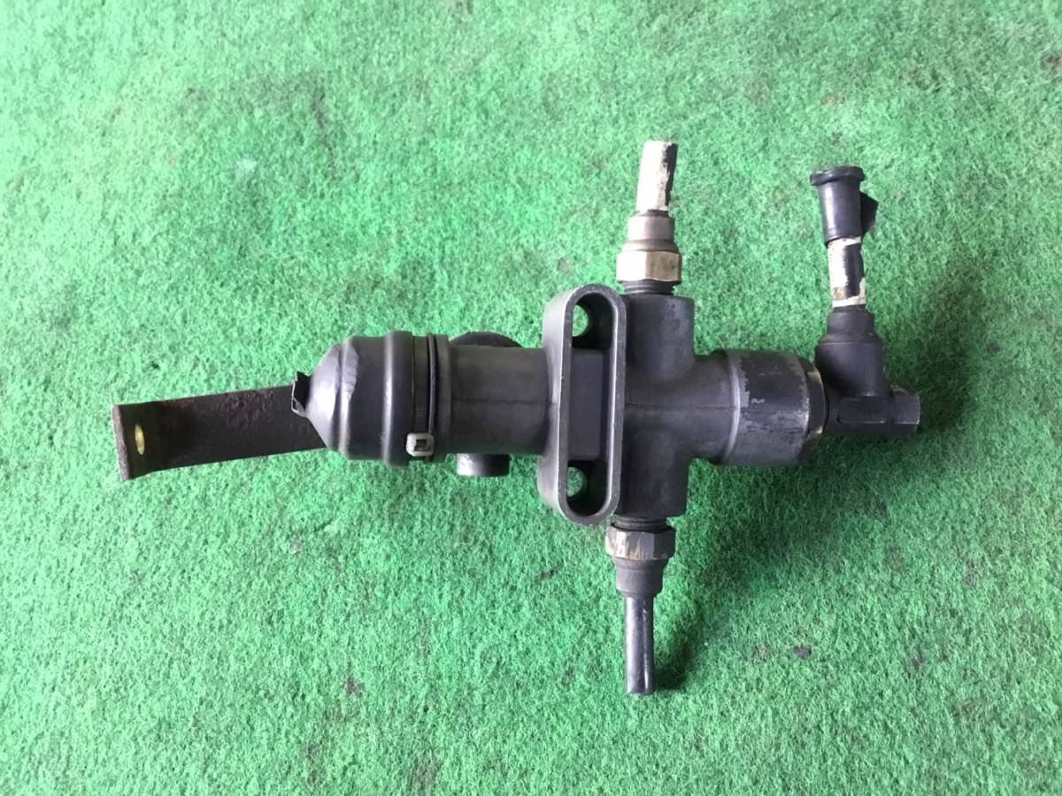 日野グランドプロフィア用リアキャブレベリングバルブ新品未使用