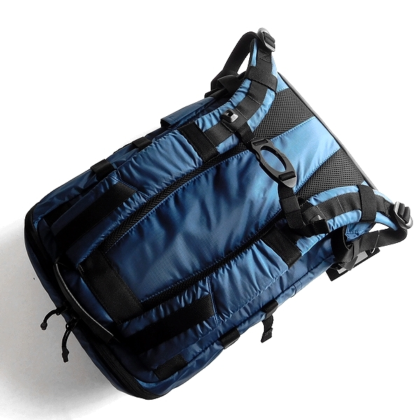 新品 Oakley オークリー 定価1 3万 高機能 防水 リップストップ生地 保冷温ポケット バックパック リュック 青 l 032 Kkf0754e の落札情報詳細 ヤフオク落札価格情報 オークフリー スマートフォン版