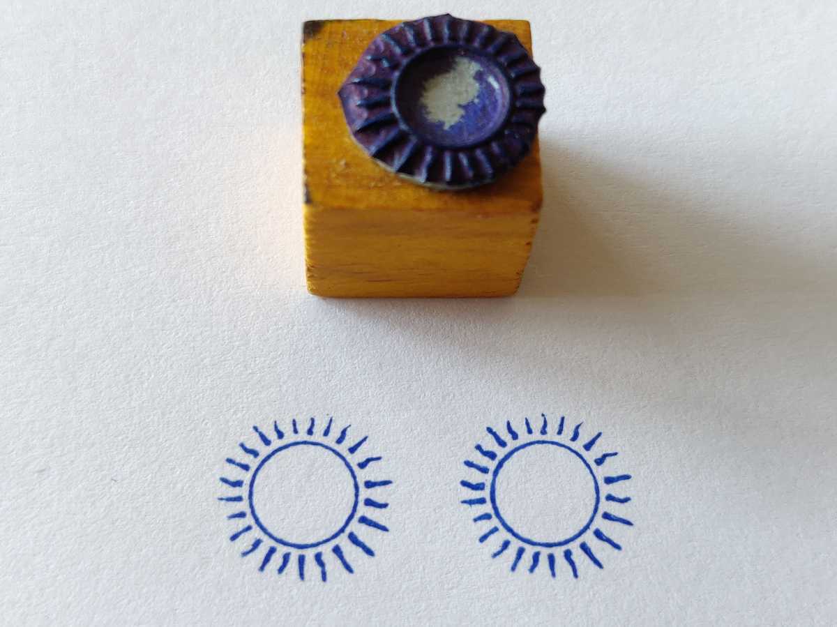 ミニミニ 太陽 お日様 ソレイユ フランス アンティーク 子供 スタンプ ヴィンテージ ハンコ フレンチ レトロ イラスト 雑貨 の落札情報詳細 ヤフオク落札価格情報 オークフリー スマートフォン版