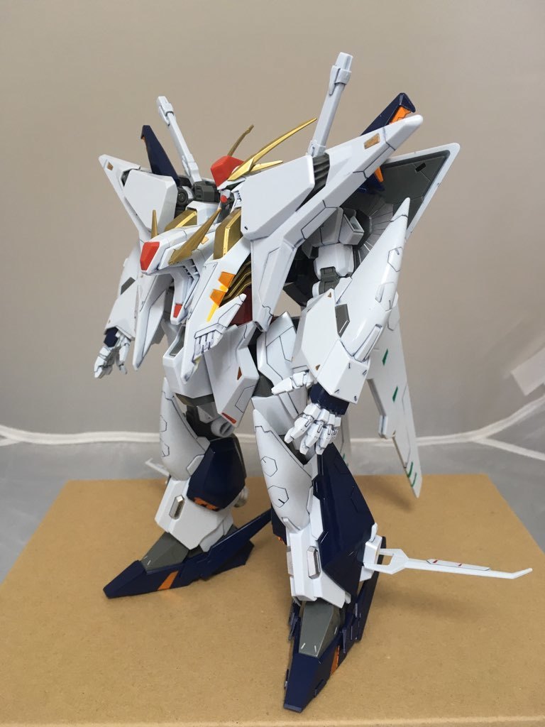 新品】クスィーガンダム完成・部分塗装・スミ入れ・トップコート済の