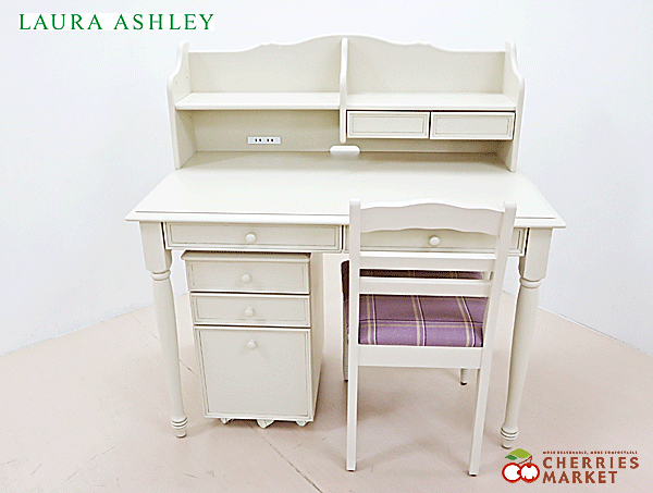 ローラアシュレイ　デスク LAURA ASHLEY（机/テーブル）のフリマアイテム一覧