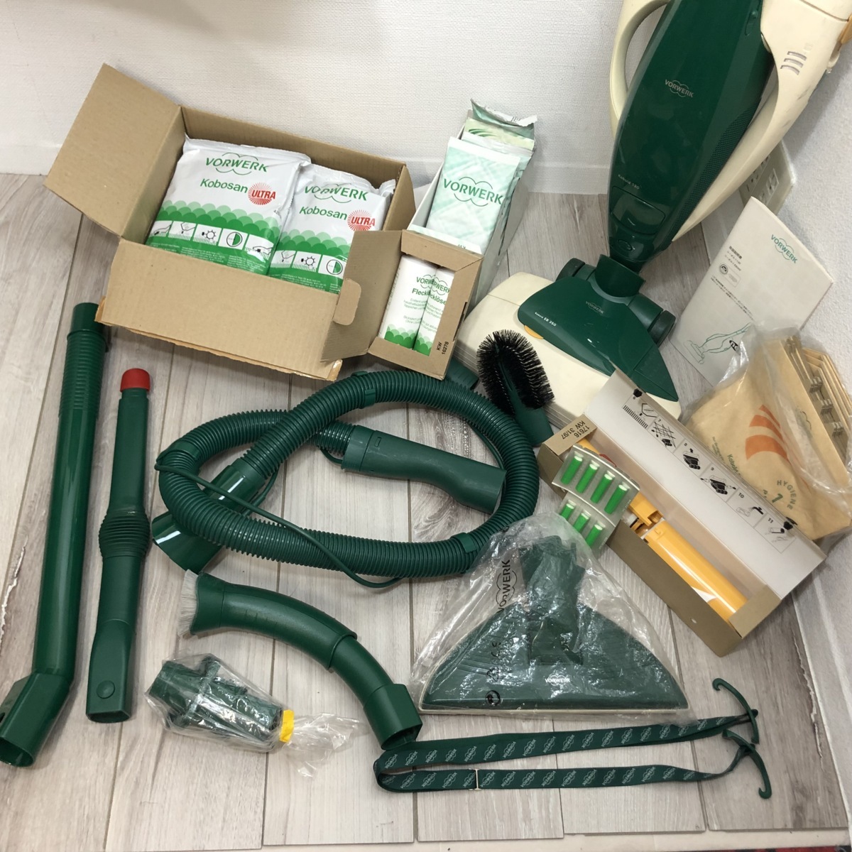 フォアベルクVORWERK ドイツ製掃除機コーボルト130 EB350 フォアベルクVORWERK ドイツ製掃除機コーボルト130 EB350