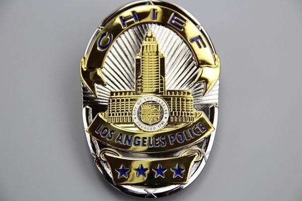 LAPD ロサンゼルス市警 chief バッジ LAPD ロサンゼルス市警 chief バッジ - メルカリ