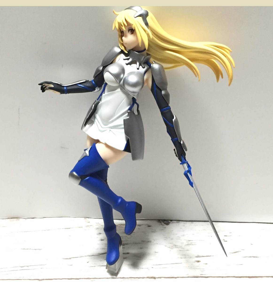 アイズ・ヴァレンシュタイン 1/7 フィギュア コトブキヤ