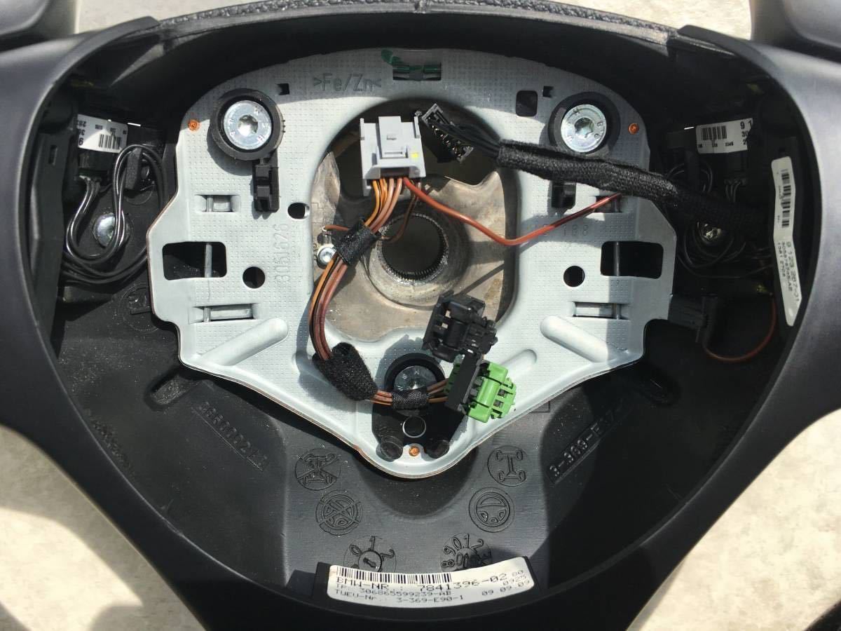 BMW e82 135i Mスポーツ　純正ステアリング BMW E82 135M 1シリーズ 純正 ノーマル ステアリング ハンドル 36.5cm