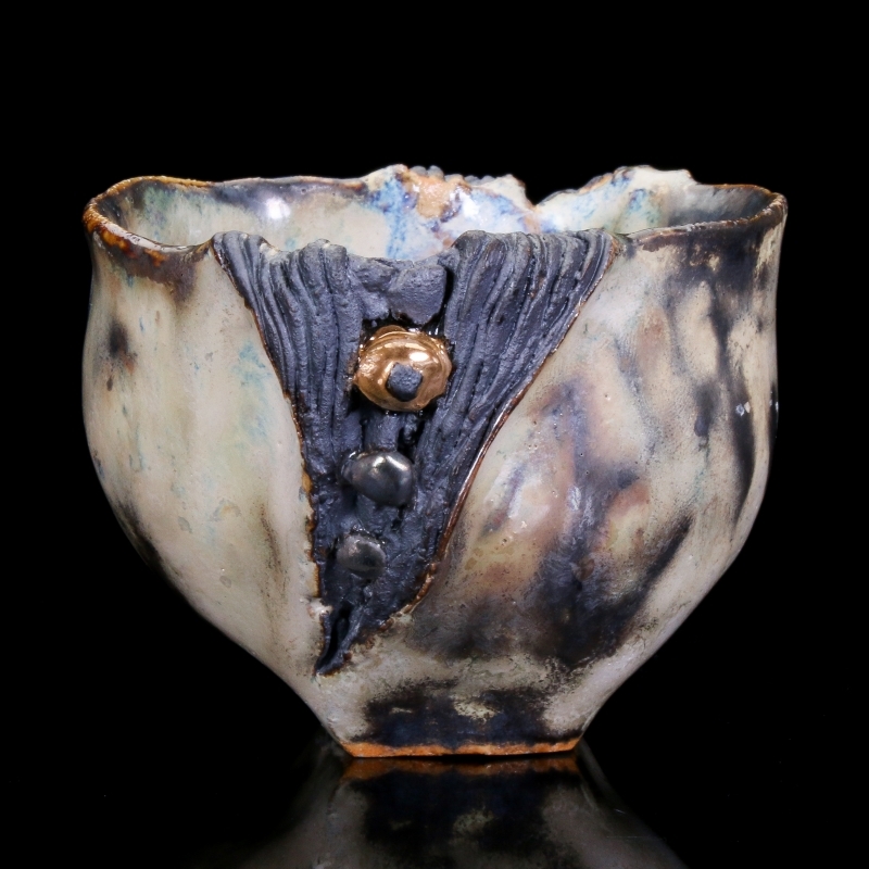 平松龍馬 作『亀裂文 燻銀彩 ぐい呑』hira286-1 平松龍馬 作『亀裂文 金彩