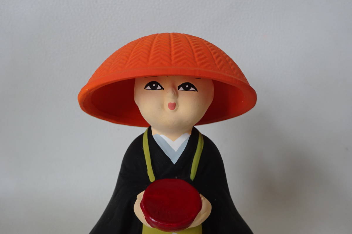 やや傷や汚れあり】永平寺の雲水さん人形【托鉢をするお坊さん☆修行僧