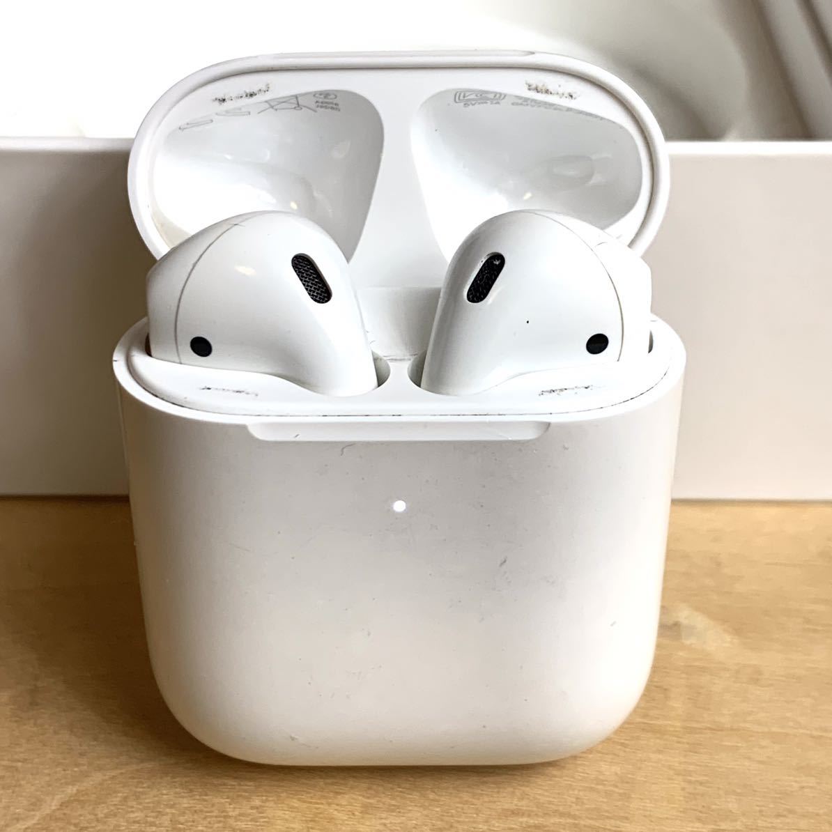 【傷や汚れあり】AirPods 第2世代 wireless charging case ワイヤレス エアーポッズ 第二世代 確実正規品 動作