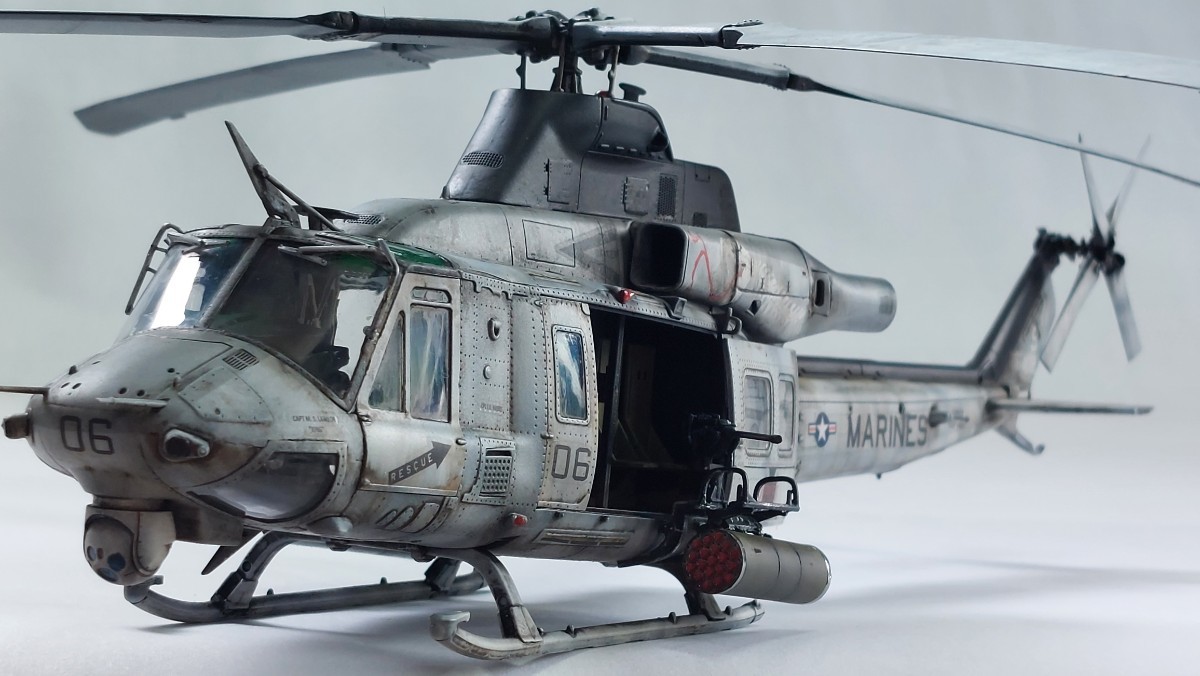 未使用】キティホーク 1/48 UH-1Y ヴェノム アメリカ海兵隊 絶版品 重