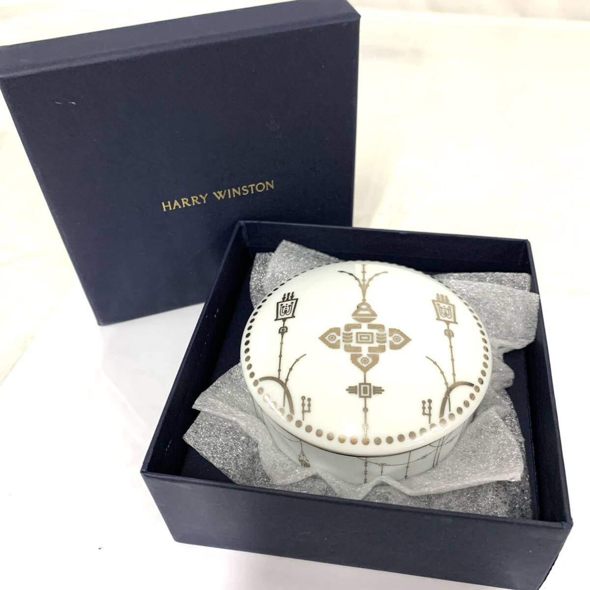 【傷や汚れあり】箱あり現状品 Harry Winston ハリーウィンストン 小物入れ ジュエリーボックス陶器製ノベルティーカ4の落札情報詳細