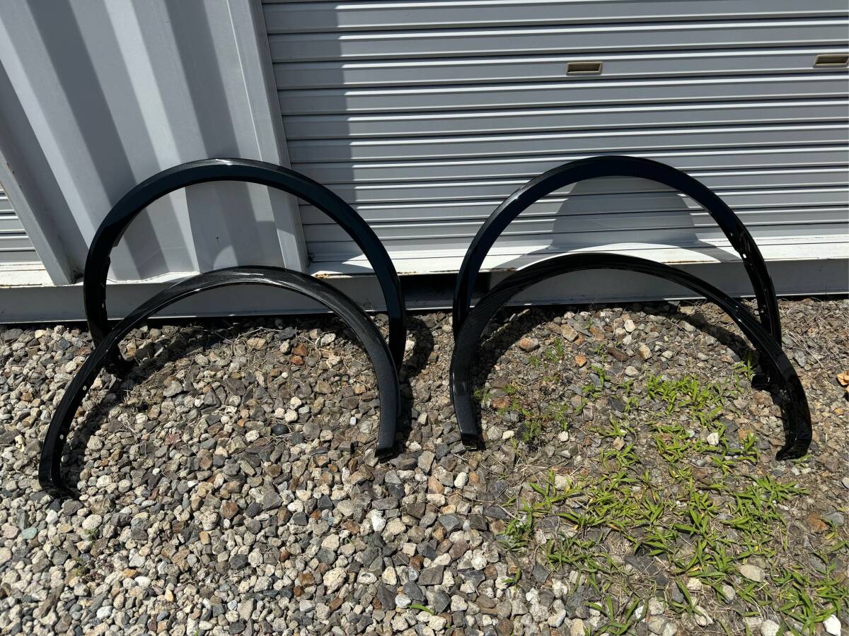 プリウス60新車外しフェンダーモール1台分