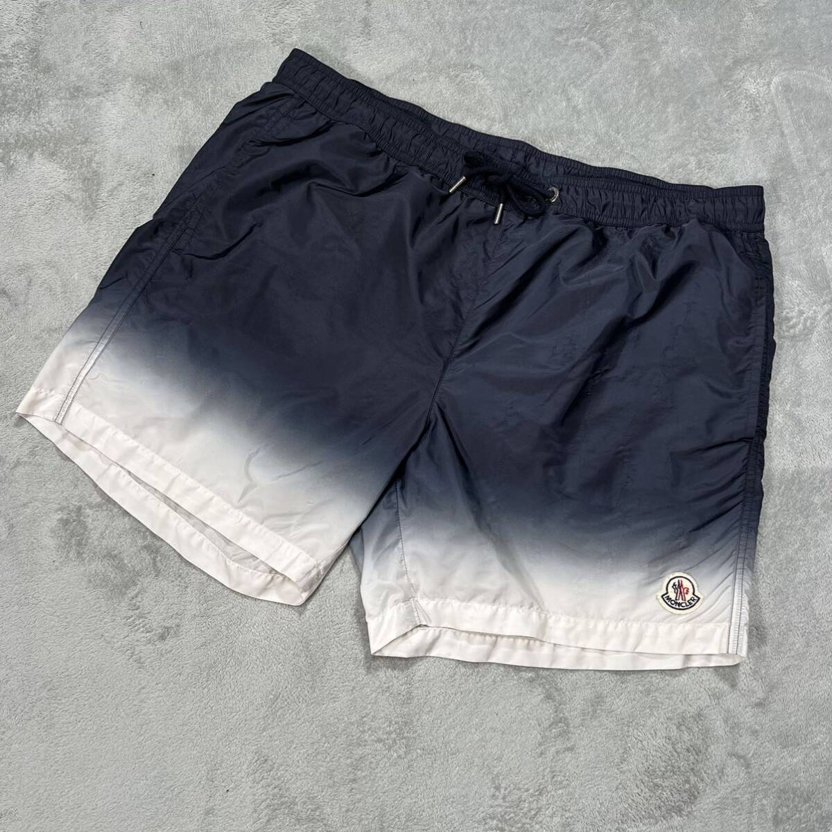 モンクレール ショートパンツ