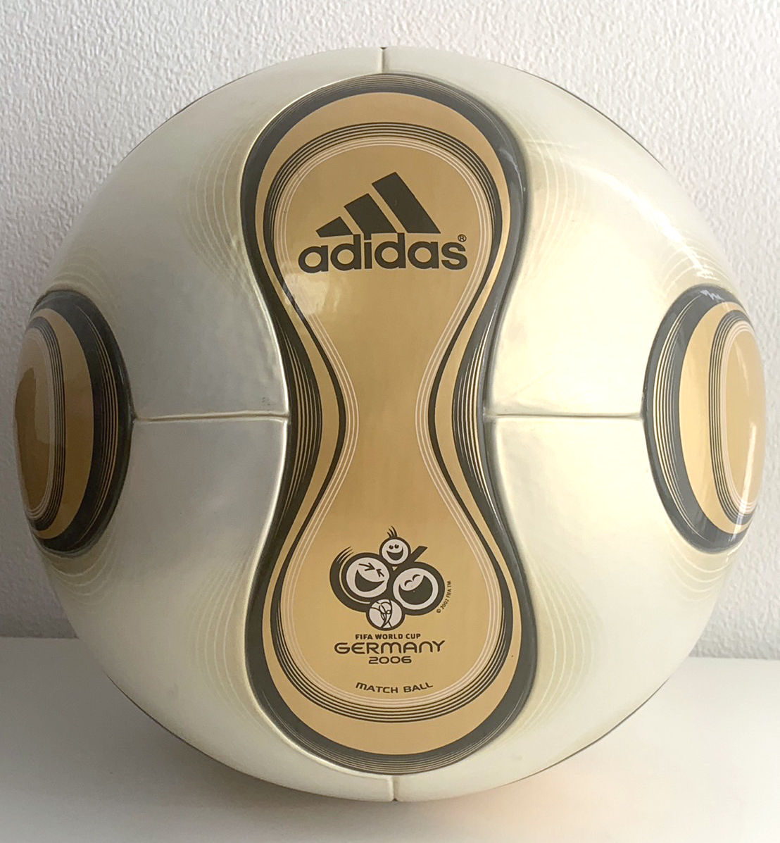 チームガイスト 空気漏れあり （adidas サッカーボール チーム