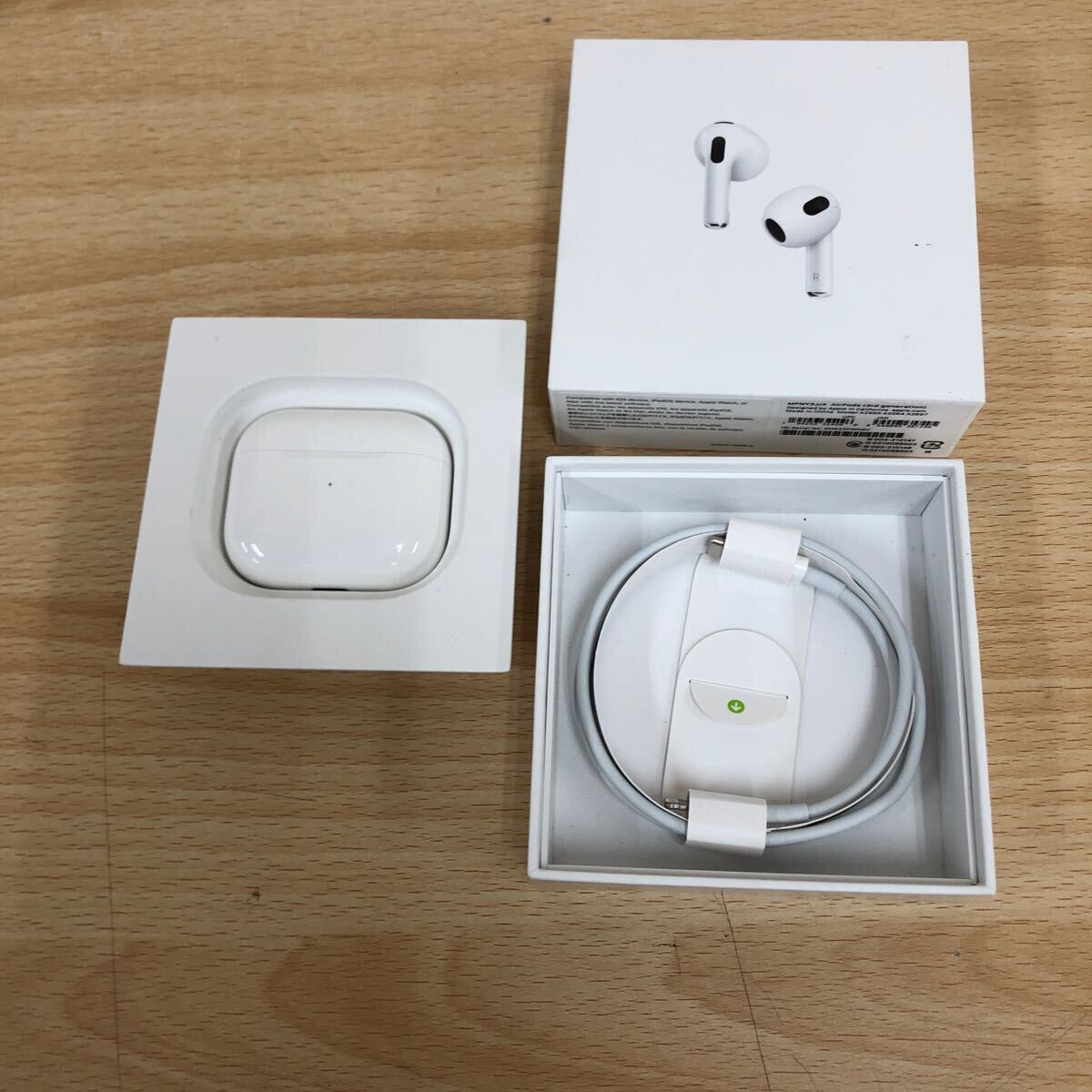 Apple AirPods 第三世代 未開封新品 MPNY3J/A Lightning充電ケース付き