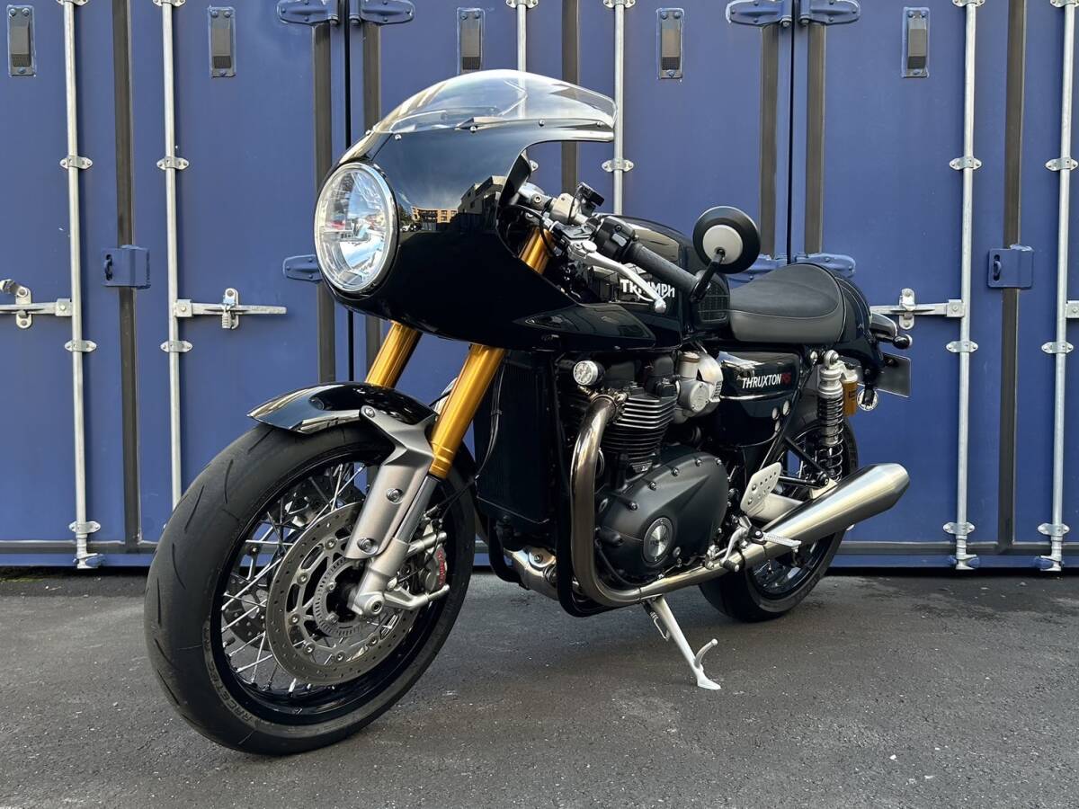 トライアンフ スラクストン1200 R 純正リアフェンダー Thruxton