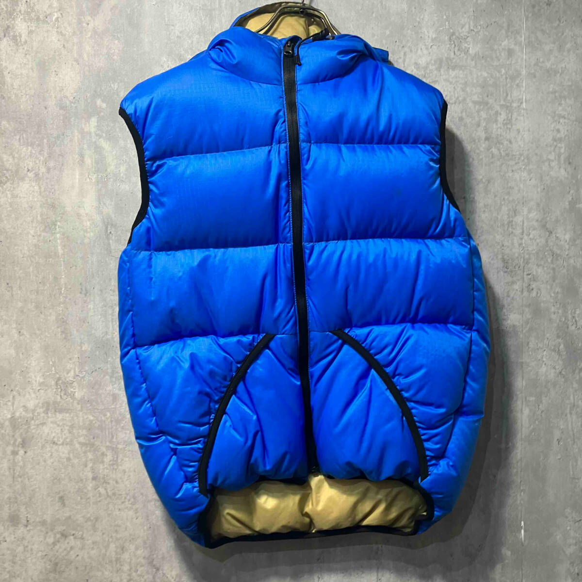 Feathered Friends グリーン/パープル Sサイズ ベスト FEATHERED FRIENDS HERIOS HOODED JACKET : CRESCENTGOOSE