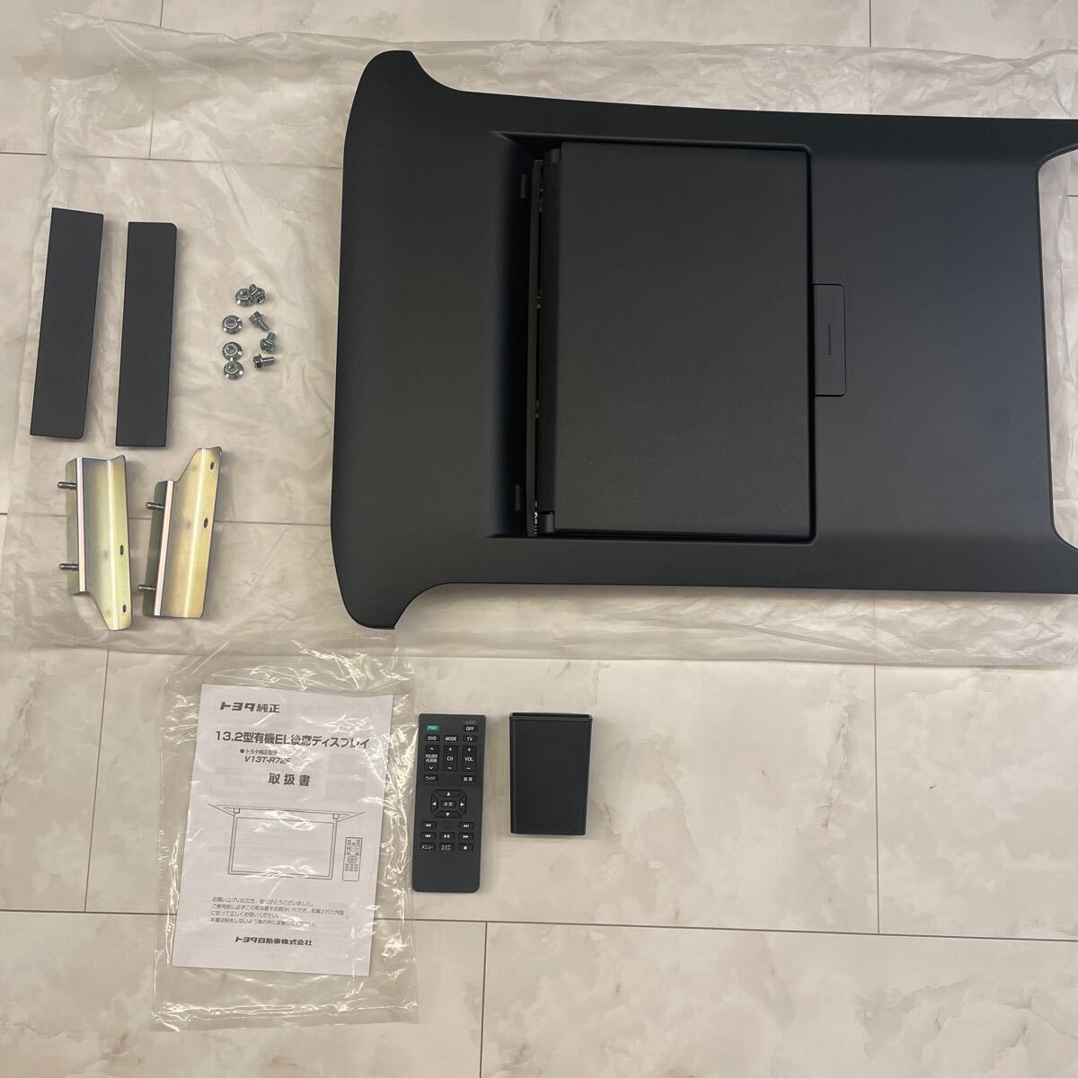 美品》12.1型後席ディスプレイ V12T-R72C 美品》12.1型後席ディスプレイ V12T-R72C
