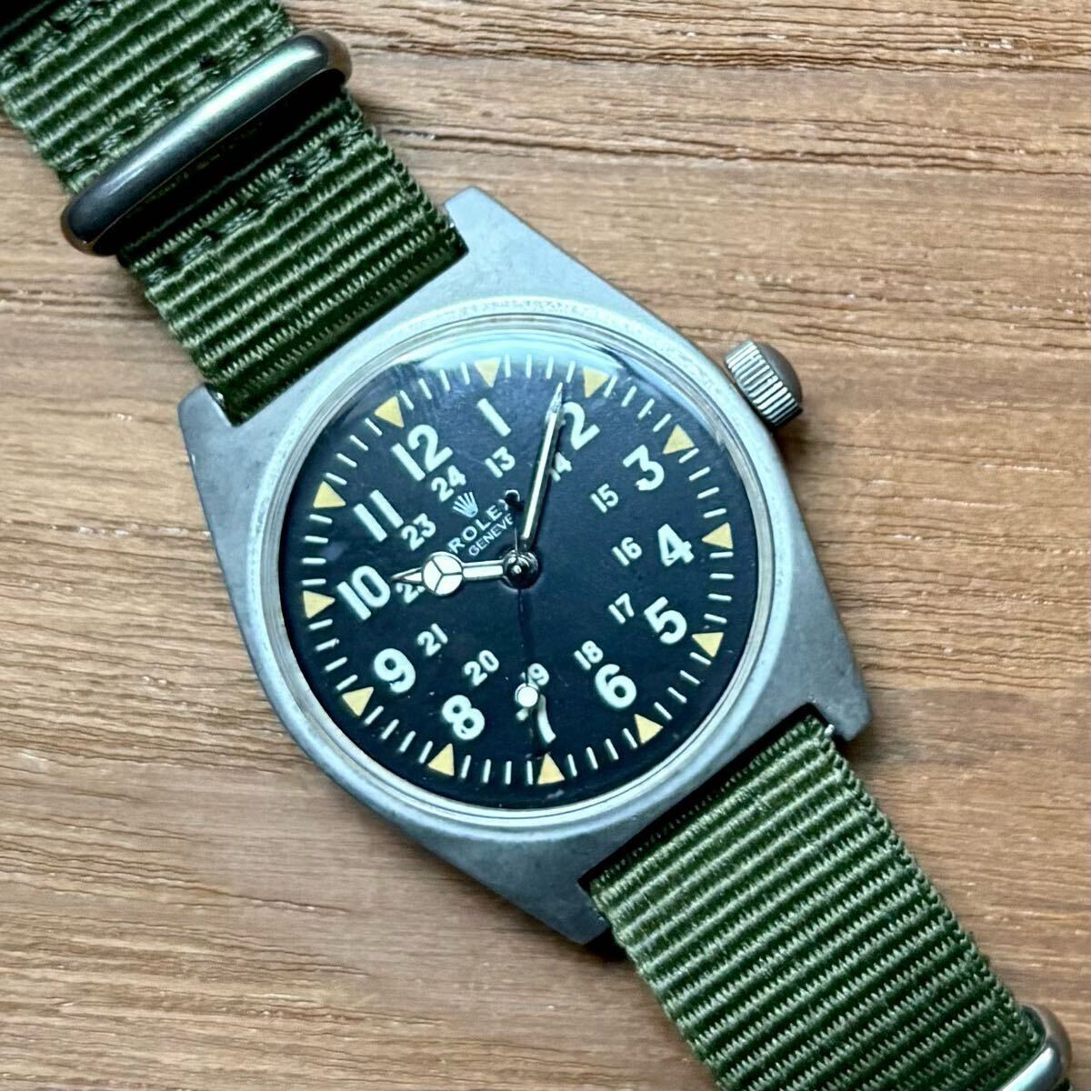 旧日本陸軍 手廻し 手動懐中電灯 ゼンマイ巻 照明 ランプ 旧日本陸軍 手廻し 手動懐中電灯 ゼンマイ巻 照明 ランプ