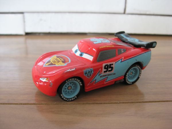 新品】未開封◇ラモーン カスタムタイプレッド◇ディズニーカーズ