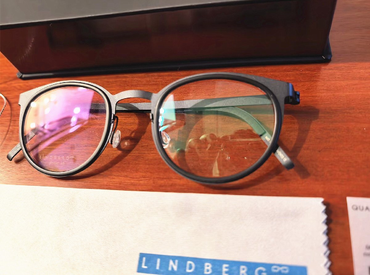 【未使用】最高峰メガネ※定価7万※デンマーク製*LINDBERG・リンドバーグ 9704 TITANIUM※医療用チタン使用・セレブ愛用 ...