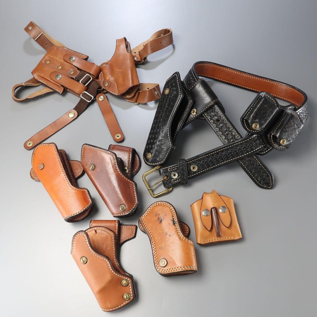 レザーアートケイン kein 本革レザーショルダーホルスター 小型