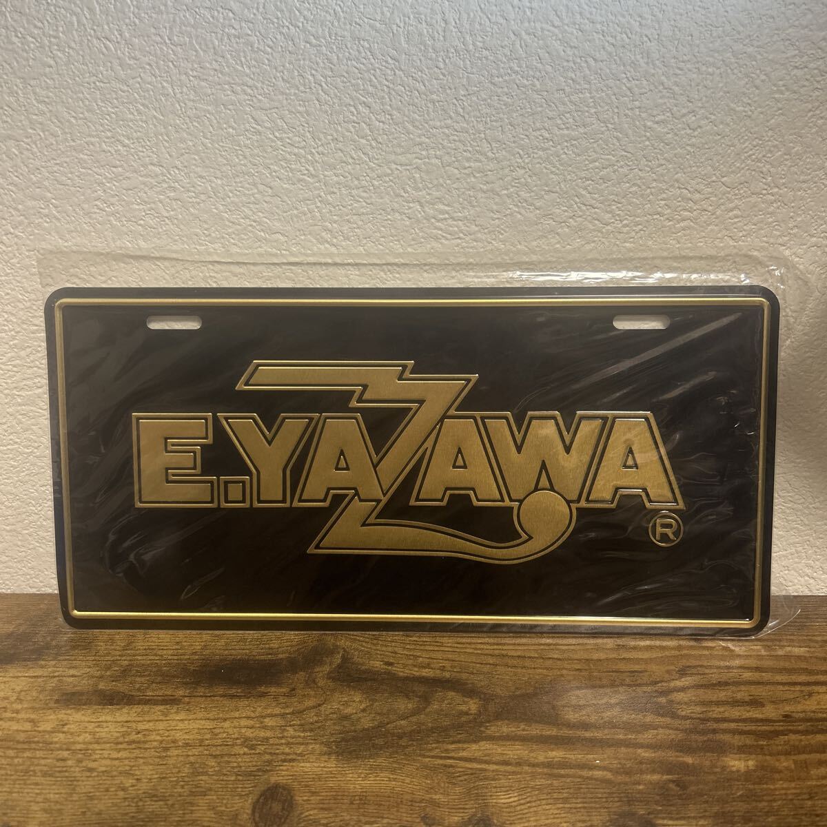 L3295【矢沢永吉36】ナンバープレート 黒×ゴールド 定番ロゴ 33cm