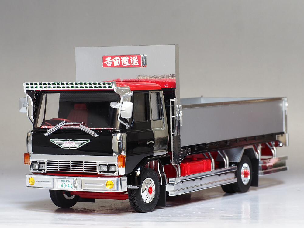 3/8まで出品‼️　アオシマ1/32　デコトラプラモデル完成品 日野レンジャー アオシマ メタリックデコトラ 爆走野郎 流れ星 1/32 日野レンジャーSD