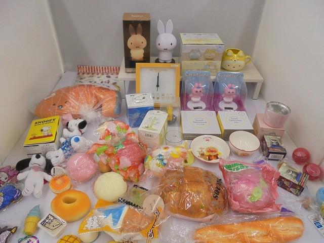 新品】KIRIMIちゃん ブリくんとかまぼこちゃんと一緒 ぬいぐるみパス
