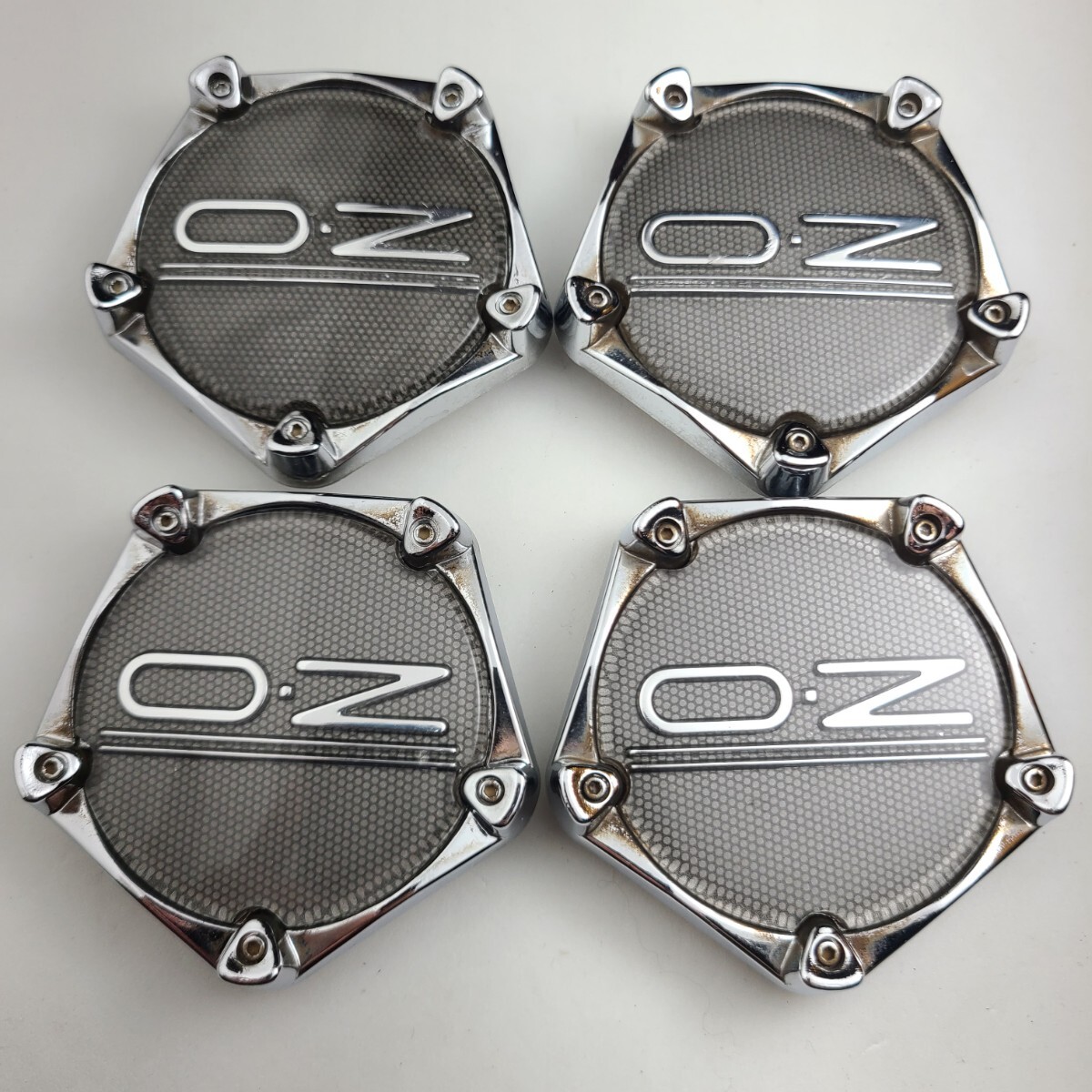 OZ Racingミケランジェロ 7J-17 off+40 pcd100/4H ハブ径69ミリ OZ Racingミケランジェロ 7J-17 off+40 pcd100/4H ハブ径69ミリ