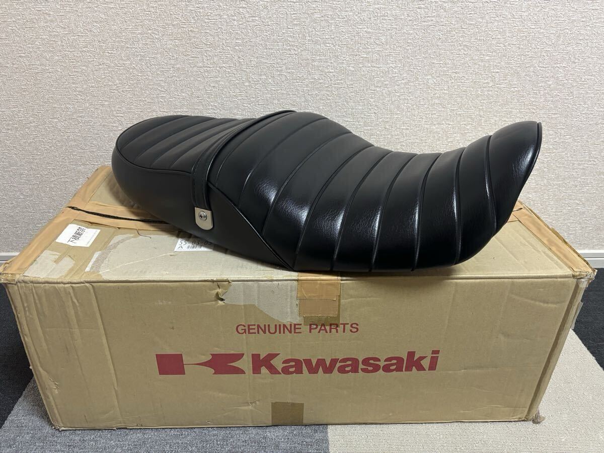 バイク FZS1000フェザーシート 5LV あんこ抜きタックロール張り替え