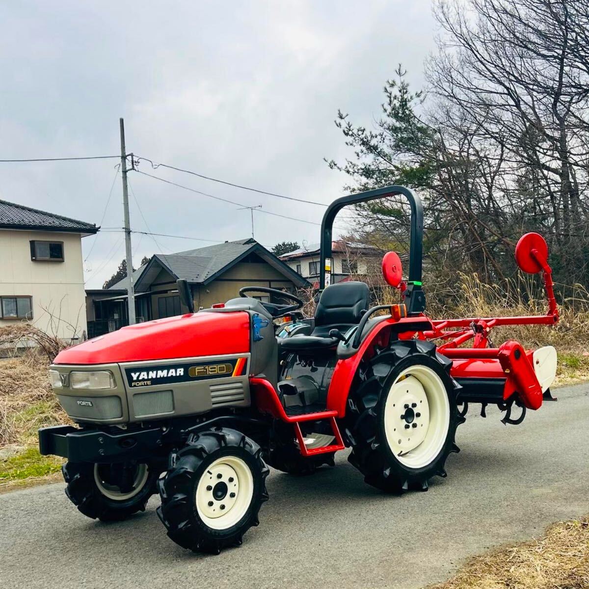 中古】岐阜県発 ヤンマー F220 4WD 22馬力 オートバックアップ 屋根付