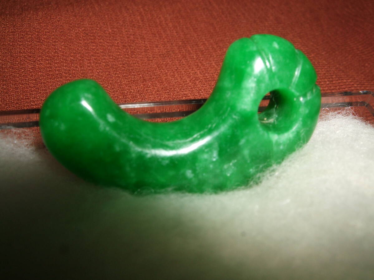 新品】☆極上品質☆【ロウカン質・宝石質・緑塊】 糸魚川 翡翠 原石