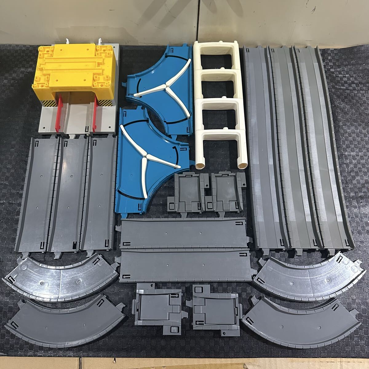 1円～ TOMY プラレール プラロード モータートミカ道路公団パトカーの 