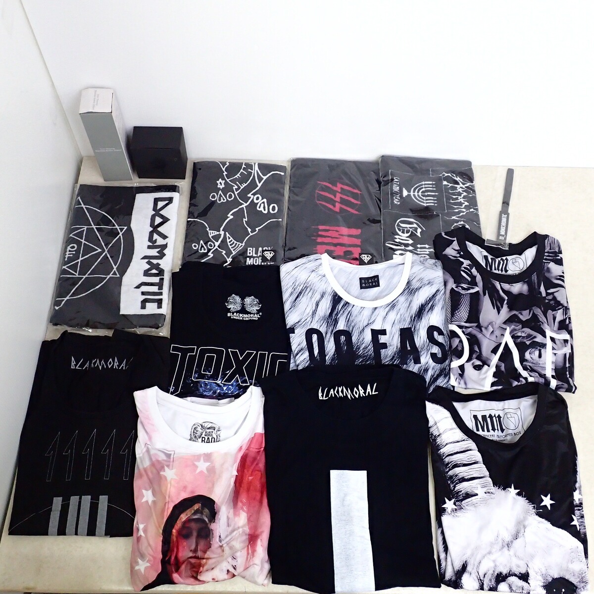 新品】新品未開封 the GazettE ガゼット Tシャツ タオル ポーチ ミラー