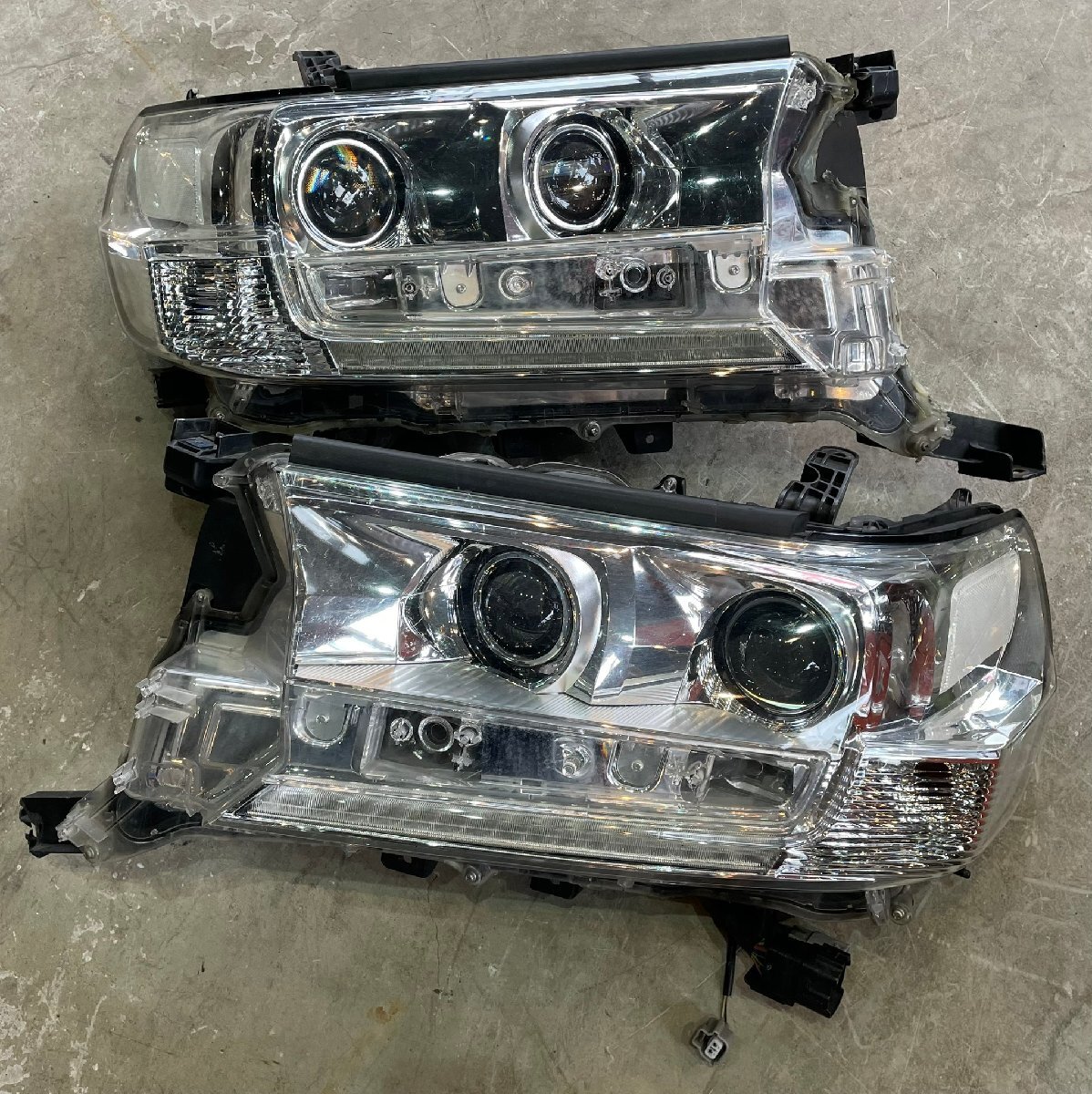 新品】ランドクルーザー 200 後期 ZX LED ヘッドライト 左 LEDヘッド