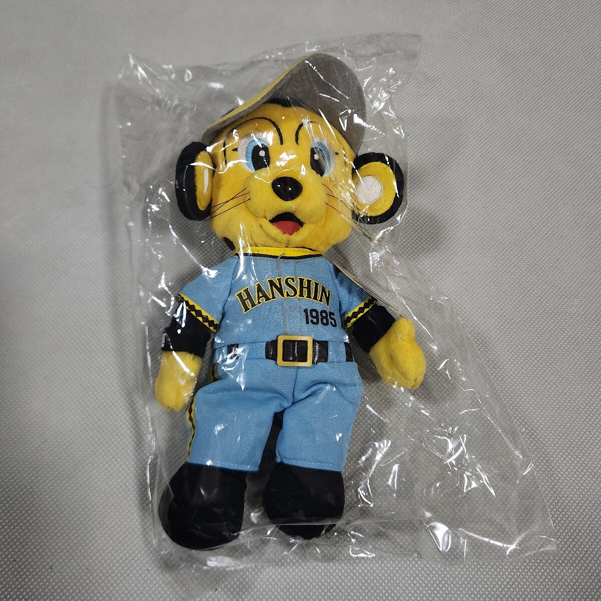 ☆送料無料☆阪神 タイガース 大山悠輔 刺繍ワッペン付ユニフォーム 