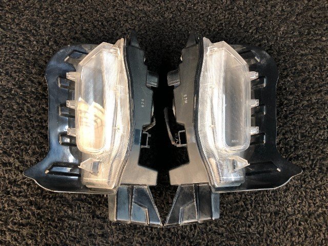 傷や汚れあり】プリウスα ZVW41W デイライト 左側 81440-47040 送料【S