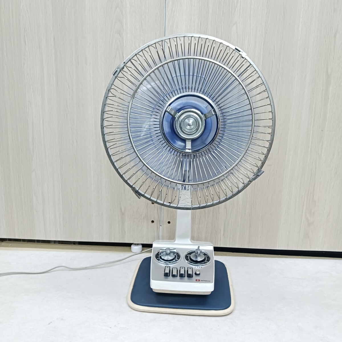 昭和 レトロ ポップ ビンテージ 電気掃除機 HITACHI 日立 C-V330 