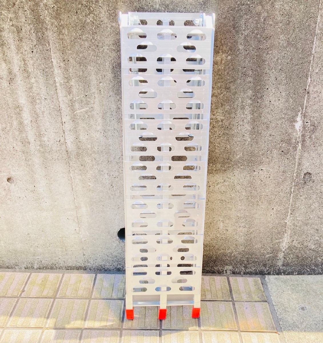 札幌より REVARC スレッドランプ スノーモービル用アルミラダー 限定1セット トレーラー等にどうぞ 新品】スノーモービル用 折り畳みアルミラダーレール 新品 スレッド
