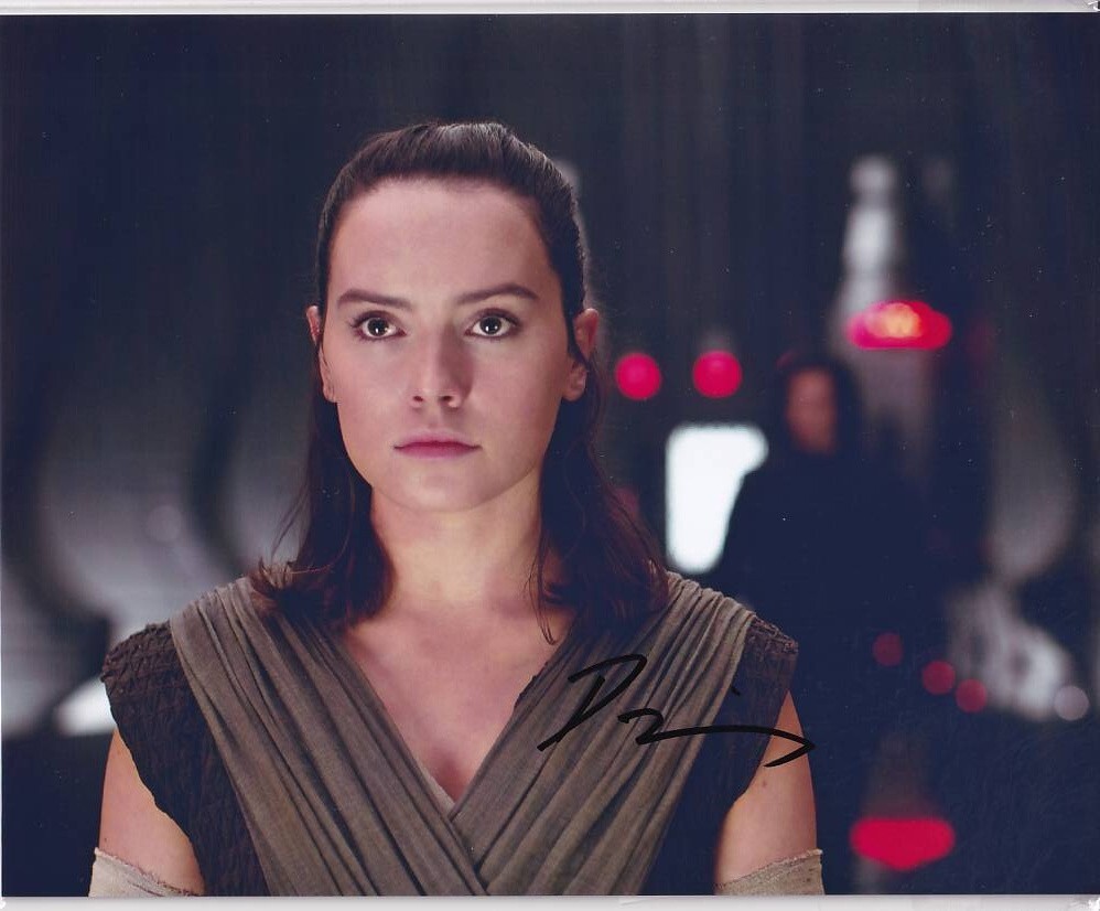 G 2L判 デイジー・リドリー Daisy Ridley 直筆サイン写真 証明書COA 4